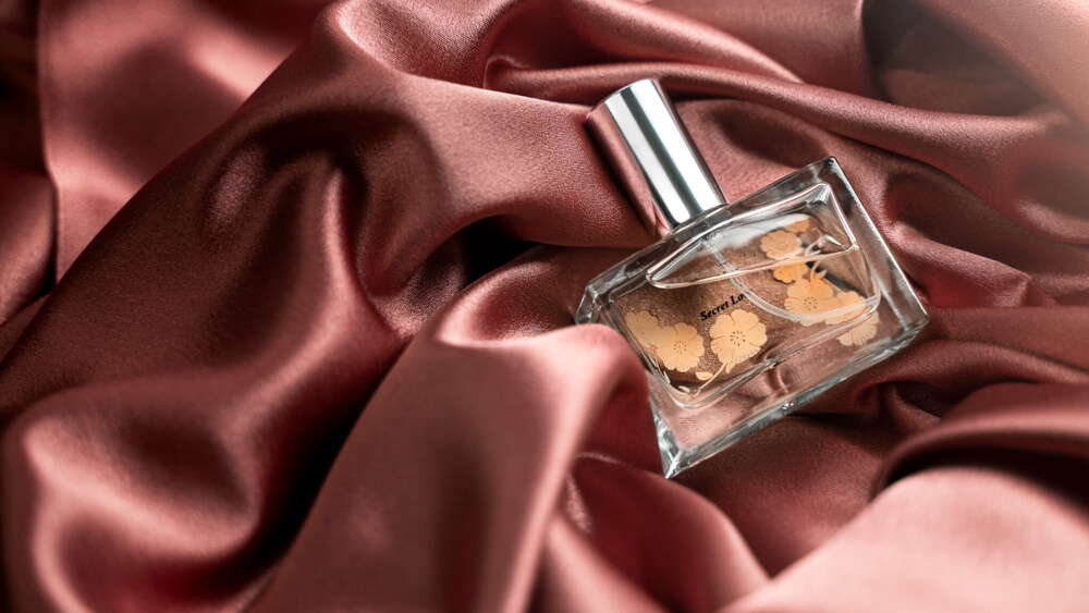 5 creative ways to use fabric in product photography